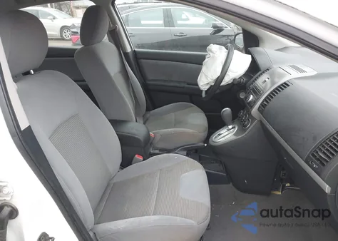 2010 Nissan Sentra 2.0S z USA, uszkodzony, nr VIN 3N1AB6AP2AL667513